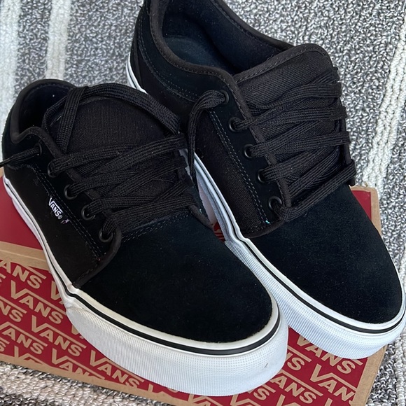 Vans Chukka Low Suede Black/True White WMNS - Picture 8 of 16